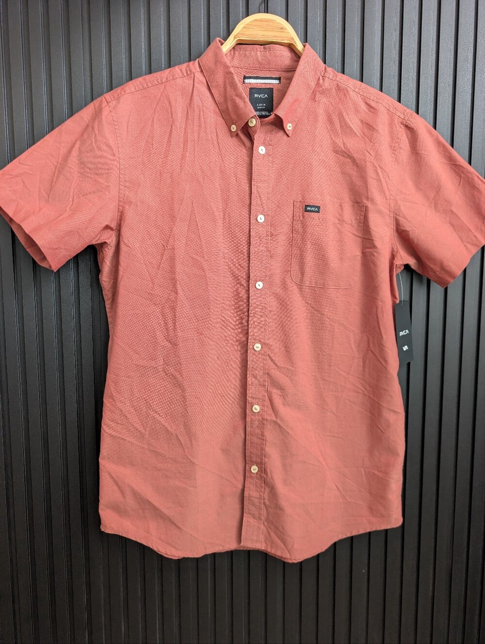 ​NWT RVCA That’ll Do Oxford Short Sleeve Button Down Shirt Size Large